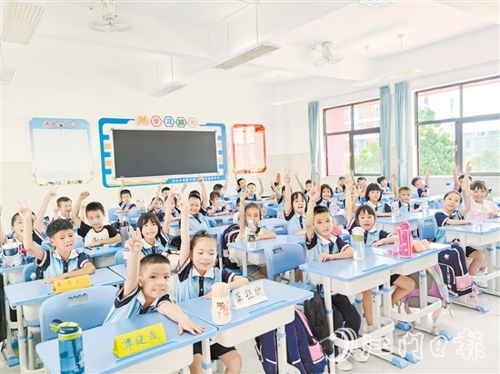 臺城二小林榮源校區(qū)迎來兩個班級的一年級新生。