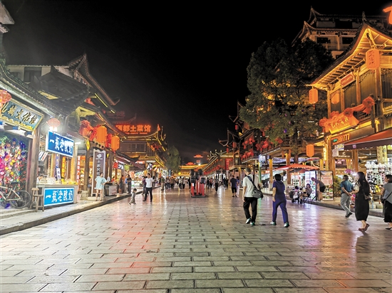 恩施土家女兒城充滿歷史與文化底蘊。