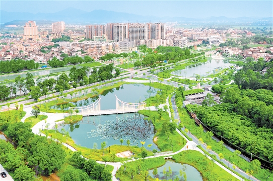 省級典型鎮(zhèn)崖門鎮(zhèn)以產(chǎn)城融合為切入點，對照省級要求，以繡花功夫重點建設(shè)省級典型鎮(zhèn)，高質(zhì)量完成美麗圩鎮(zhèn)“七個一”建設(shè)。