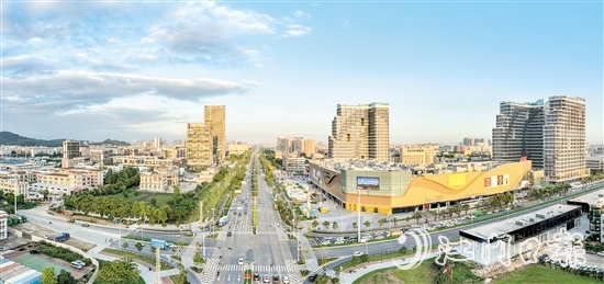 近年來，江海區(qū)發(fā)展日新月異，各類配套設施一應俱全，為市民工作生活提供了便利。邱昱