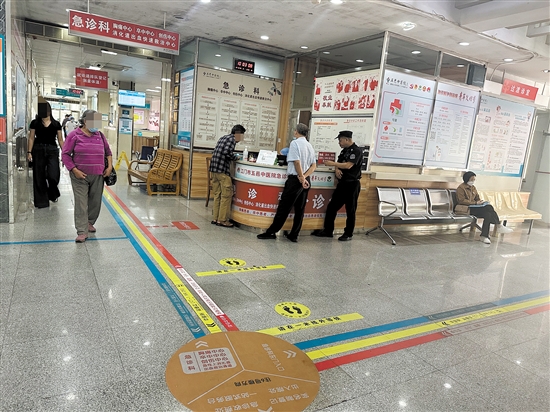 醫(yī)院內(nèi)有清晰的標識指向卒中中心。