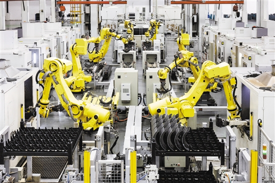 臺(tái)山市工業(yè)新城園區(qū)聚焦汽車零部件、金屬新材料、先進(jìn)裝備和智能制造等產(chǎn)業(yè)，形成了年產(chǎn)值150億元的汽車零部件、年產(chǎn)值300億元的金屬新材料兩大產(chǎn)業(yè)。