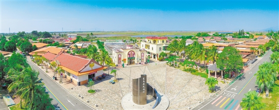 有“小小聯(lián)合國(guó)”之稱的海宴鎮(zhèn)五豐村是全國(guó)鄉(xiāng)村旅游重點(diǎn)村、國(guó)家3A級(jí)旅游景區(qū)。