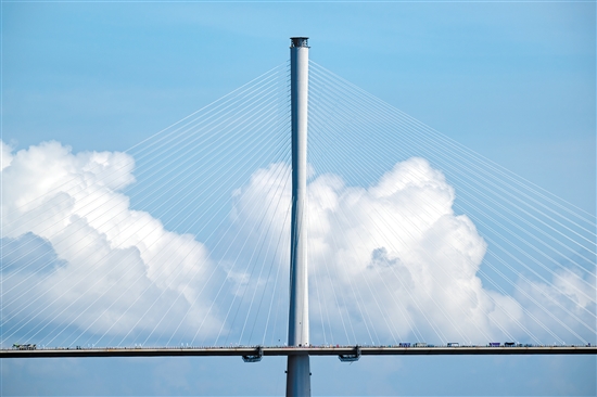 “身材”纖細(xì)、亭亭玉立的海上“小蠻腰”。