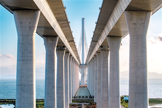 黃茅?？绾Ｍǖ赖膶ΨQ美學(xué)。