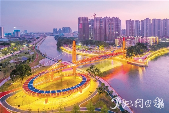 蝶變后的下沙公園，讓周?chē)淖?hù)們享受到家門(mén)口的“小確幸”，吸引了許多健身愛(ài)好者。