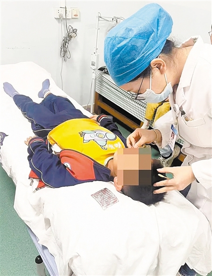 中醫(yī)康復特色夜間門診為患者提供高效服務。