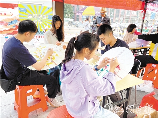 中福社區(qū)創(chuàng)新打造的“親鄰之家”環(huán)境優(yōu)美、設(shè)施齊備。