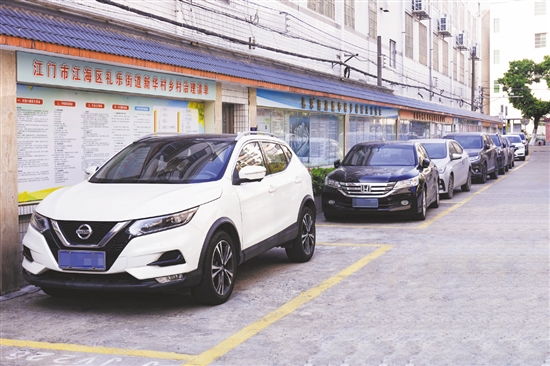 用積分鼓勵(lì)村民共同維護(hù)美好幸福家園，用制度規(guī)范村民的日常行為。不管是本村人還是外來人，都自覺將車輛停放在劃定的車位上。