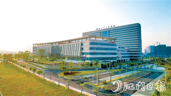 鶴山全力保障民生領域重點項目建設，圖為鶴山市人民醫(yī)院新院區(qū)。