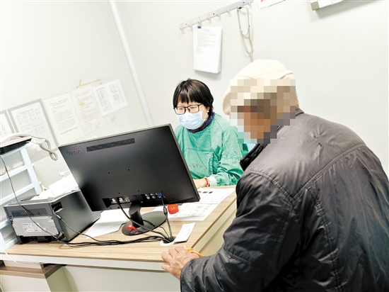 出現(xiàn)流感癥狀應及時就醫(yī)。