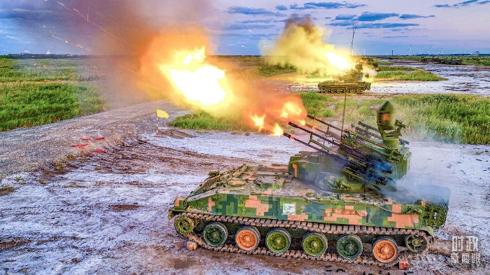 △2024年9月，陸軍第71集團(tuán)軍某合成旅高炮分隊(duì)正在演練。（圖/視覺中國）