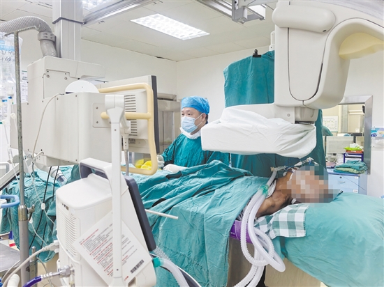 此次上腔靜脈支架置入術(shù)僅耗時30分鐘。