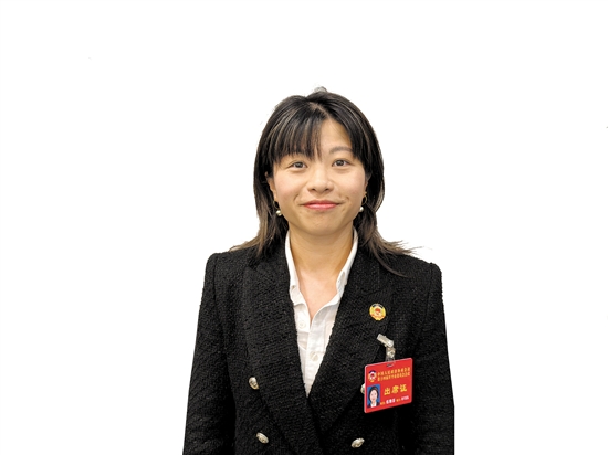 開平市政協(xié)委員、澳門開平青年會副會長伍雅芬