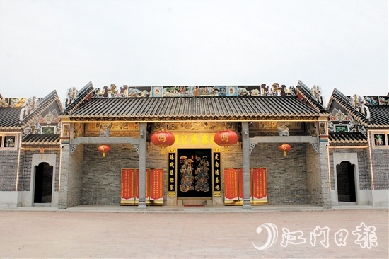 復(fù)春馮公祠建筑雄偉大氣，是典型的嶺南祠堂特色建筑。