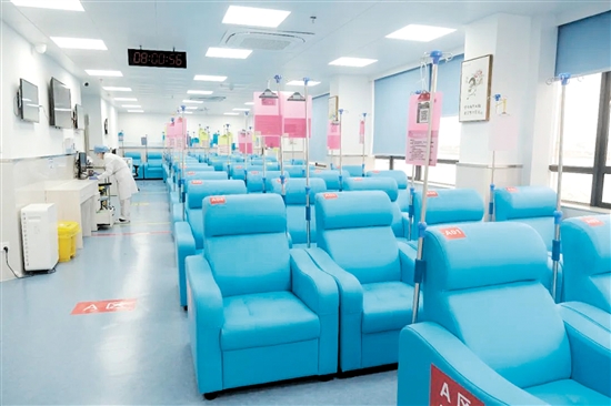 升級改造后的江門市中心醫(yī)院日間化療中心煥然一新。