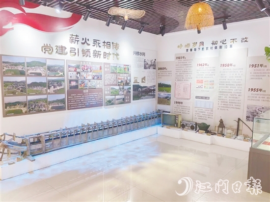 大田鎮(zhèn)“石山印記”村史館中的龍骨水車已有多年歷史。