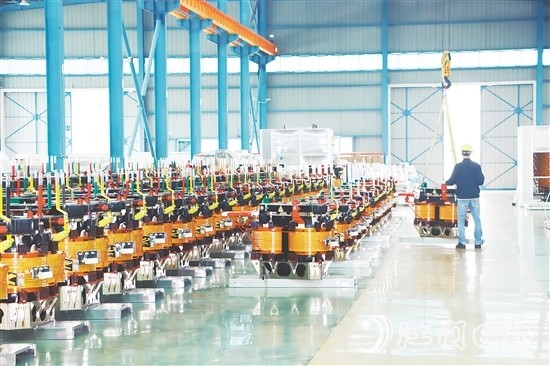 海鴻電氣在創(chuàng)新上不間斷地投入與努力，使其能夠在變壓器領(lǐng)域持續(xù)領(lǐng)跑，成為業(yè)界公認(rèn)的“冠軍”企業(yè)。