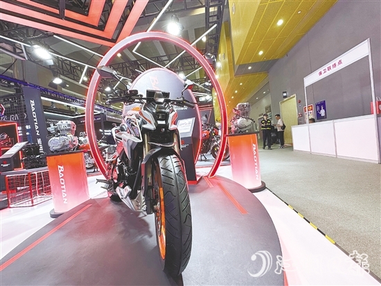 “江海造”中港寶田摩托車霸氣亮相廣交會。何榕