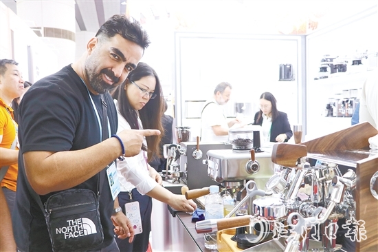 江門市美茲智能科技有限公司生產(chǎn)的咖啡機(jī)備受客商青睞。