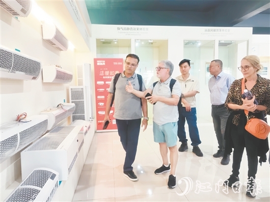 外商專程探訪臺(tái)山，深入考察家具衛(wèi)浴、醫(yī)療器械等特色產(chǎn)業(yè)。