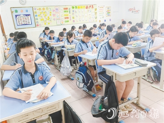 振華學(xué)校舉辦的讀書(shū)月活動(dòng)，以“趣味競(jìng)賽”的方式，幫助學(xué)生檢驗(yàn)學(xué)習(xí)成果。