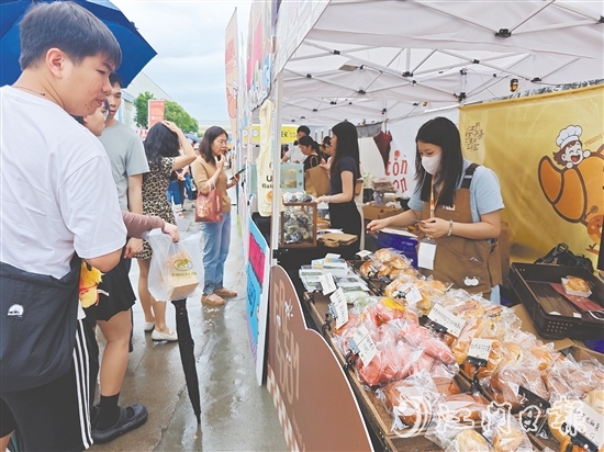 琳瑯滿目的面包讓人食指大動。