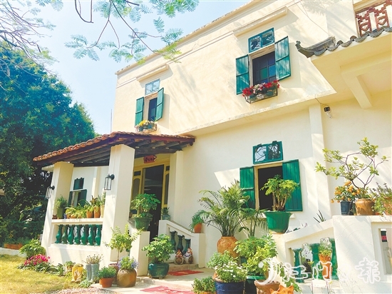 位于端芬鎮(zhèn)的“綠禾閑廬”民宿有著獨特的民國風(fēng)情。