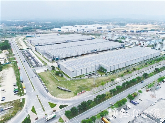 鶴山全力打造珠西國際物流中心，推動現(xiàn)代物流產(chǎn)業(yè)聚集。