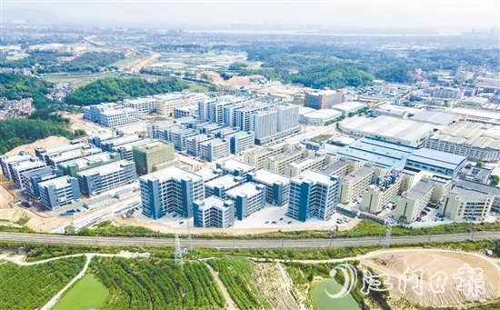 日前，古勞萬洋眾創(chuàng)城三期項(xiàng)目舉行“拿地即動工”啟動儀式。圖為古勞萬洋眾創(chuàng)城二期建成項(xiàng)目。