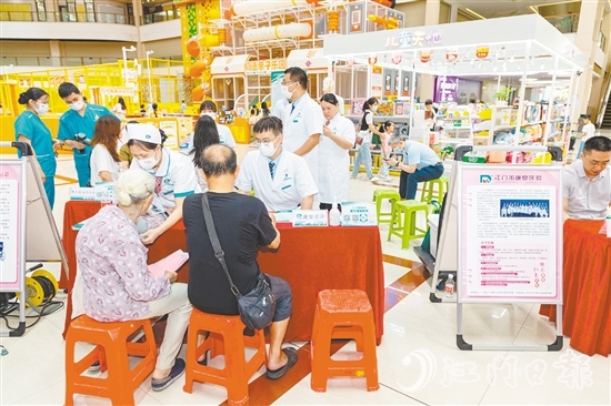 活動(dòng)為群眾提供義診及康復(fù)知識(shí)咨詢服務(wù)。