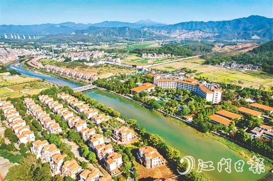 大田鎮(zhèn)東南村坐擁兩大溫泉景區(qū)，環(huán)境優(yōu)美，區(qū)位優(yōu)勢顯著。