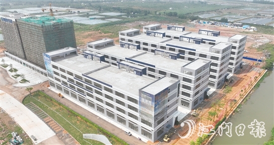 位于三江鎮(zhèn)中心的銀洲灣電子信息產(chǎn)業(yè)園（在建）重點(diǎn)打造新一代電子信息產(chǎn)業(yè)發(fā)展平臺(tái)。