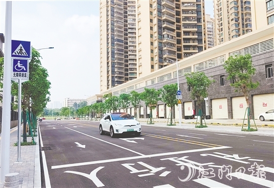3條城市支路的建成投用，不僅提升了城市的形象和品質(zhì)，更優(yōu)化了城市的交通網(wǎng)絡(luò)，解決了群眾的出行難題。圖為新建的僑安路。