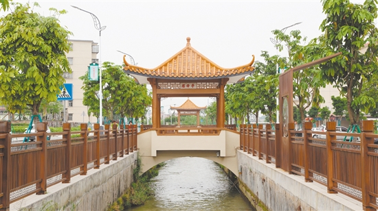 修復(fù)后的涼亭成為周邊居民休閑的好去處。