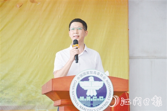 陳行芳深入基層開(kāi)展法治宣傳教育。