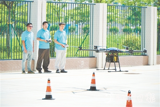 恩平市無人機(jī)培訓(xùn)課現(xiàn)場。