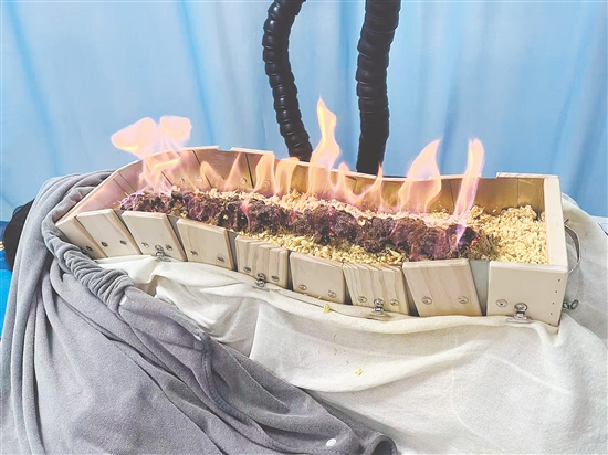 在后背膀胱經艾灸，能疏通經絡、排出寒濕。