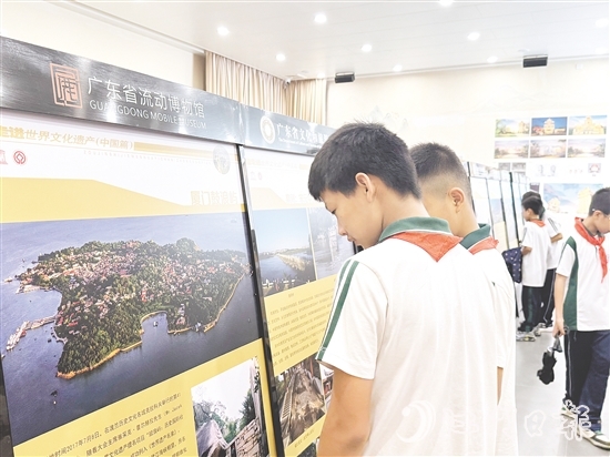 本次展覽系統(tǒng)展示中國擁有的包括“開平碉樓與村落”在內(nèi)的59項世界文化遺產(chǎn)、自然遺產(chǎn)及文化與自然雙重遺產(chǎn)。