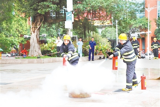 微型消防站技能比武競(jìng)賽現(xiàn)場(chǎng)。