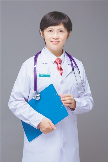 崔威：江門市五邑中醫(yī)院治未病科主任，主任中醫(yī)師。