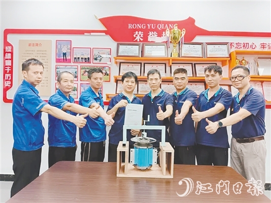 獲得國(guó)家實(shí)用新型專(zhuān)利的一種加捻機(jī)使用電機(jī)的拆卸裝置，由銀都拉瑪?shù)囊痪€(xiàn)員工和技術(shù)骨干等共同完成。