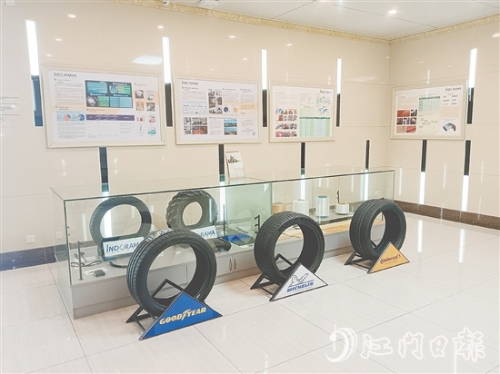 銀都拉瑪現(xiàn)為中國(guó)最大、世界規(guī)模第二的輪胎用聚酯浸膠簾子布制造商。