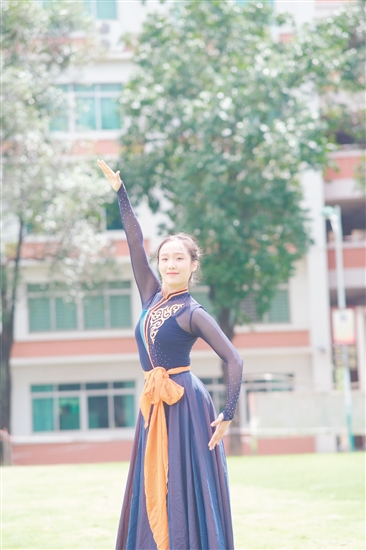 盧穎芝減重前后對比。