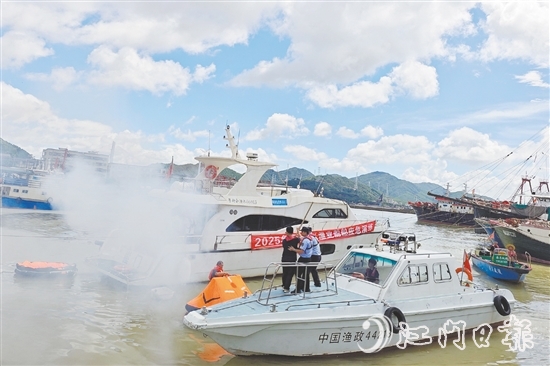 整個(gè)演練救援過(guò)程緊張有序，各環(huán)節(jié)銜接緊密。