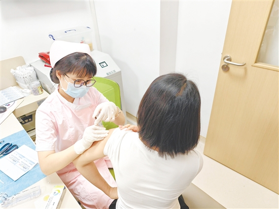 市民接種HPV疫苗。