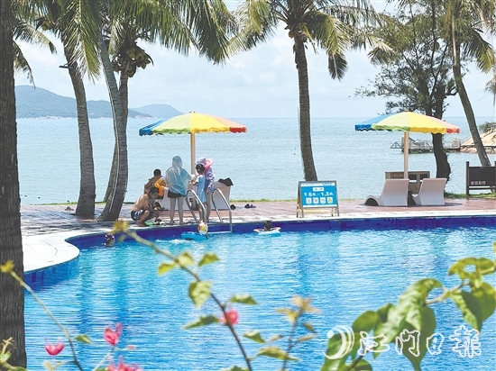 這個夏天，臺山以愈發(fā)鮮明的濱海旅游符號，吸引八方來客奔赴山海之約。
