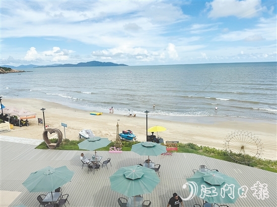 臺山以川島鎮(zhèn)、北陡鎮(zhèn)等優(yōu)質(zhì)海灘為基底，打造多元立體旅游矩陣，讓濱海旅游從“一日游”向“深度游”轉(zhuǎn)變。