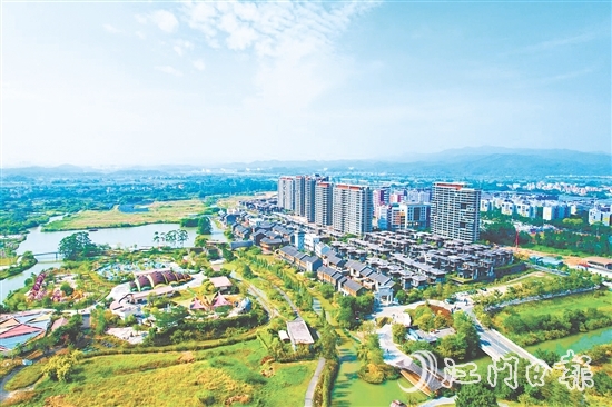 古勞鎮(zhèn)雙橋村將約43公頃（645畝）耕地及魚塘對接華僑城古勞水鄉(xiāng)景區(qū)發(fā)展魚耕農(nóng)旅項目，每年村、組兩級收入達(dá)225萬元。圖為古勞水鄉(xiāng)景區(qū)。