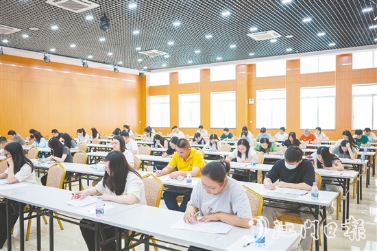 來自開平全市工會系統(tǒng)的經審業(yè)務骨干同臺競技，上演一場精彩的專業(yè)技能“大練兵”。